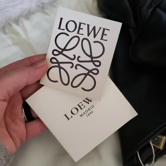 📣Loewe 🚨PRICE DROP🚨 RARE Black Bolso Triangle📣 - Picture 12 of 13